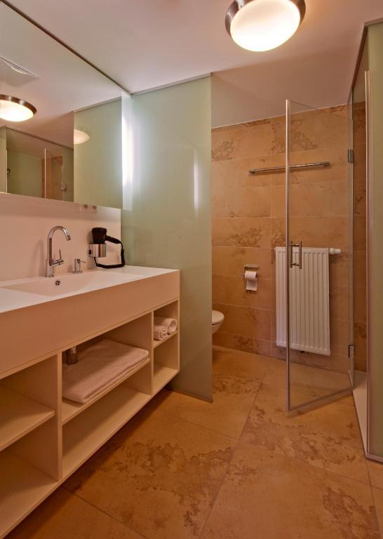 Gastehaus Schloss Bernau Hotell Fischlham Rom bilde
