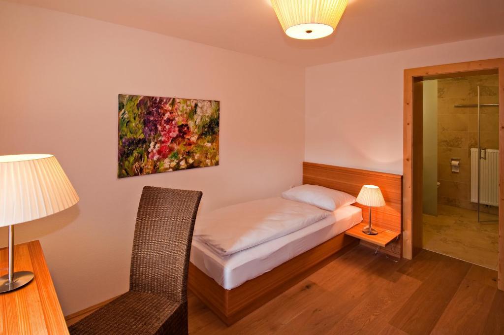 Gastehaus Schloss Bernau Hotell Fischlham Rom bilde