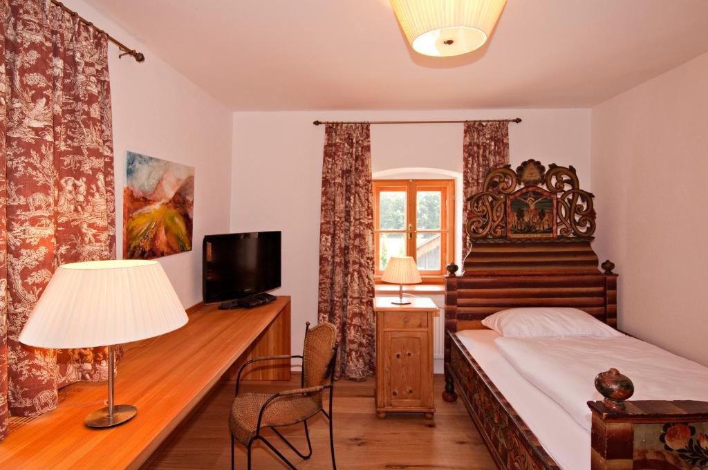 Gastehaus Schloss Bernau Hotell Fischlham Rom bilde